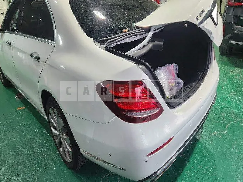Photo 2 of 48: 2016 Mercedes-Benz E300 4Matic, VIN WDDZF4KB3HA085763 — Korean insurance auction