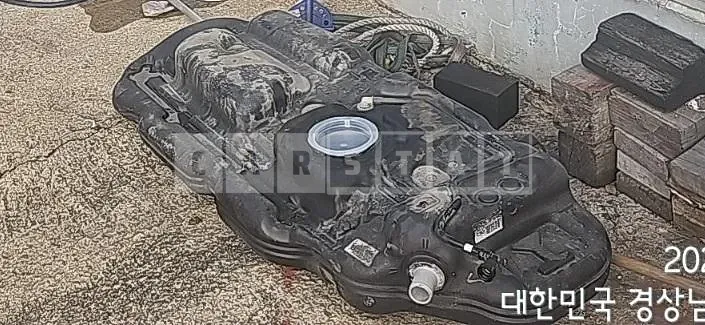 Photo 2 of 2: 2015 Kia Injector Carnival Injector Etc, VIN KNAMC81ABFS074299 — Korean insurance auction