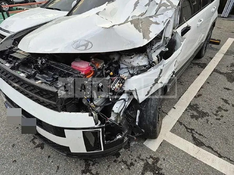 Photo 2 of 24: 2023 Hyundai Santa Fe MX5 Hybrid 4WD — Korean insurance auction