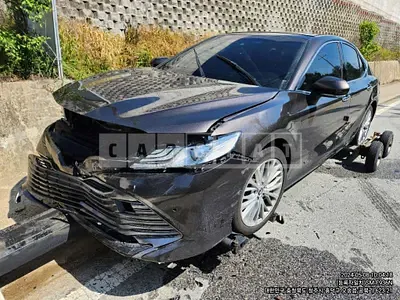 Photo 1 of 17: 2018 Toyota Camry — Korean insurance auction