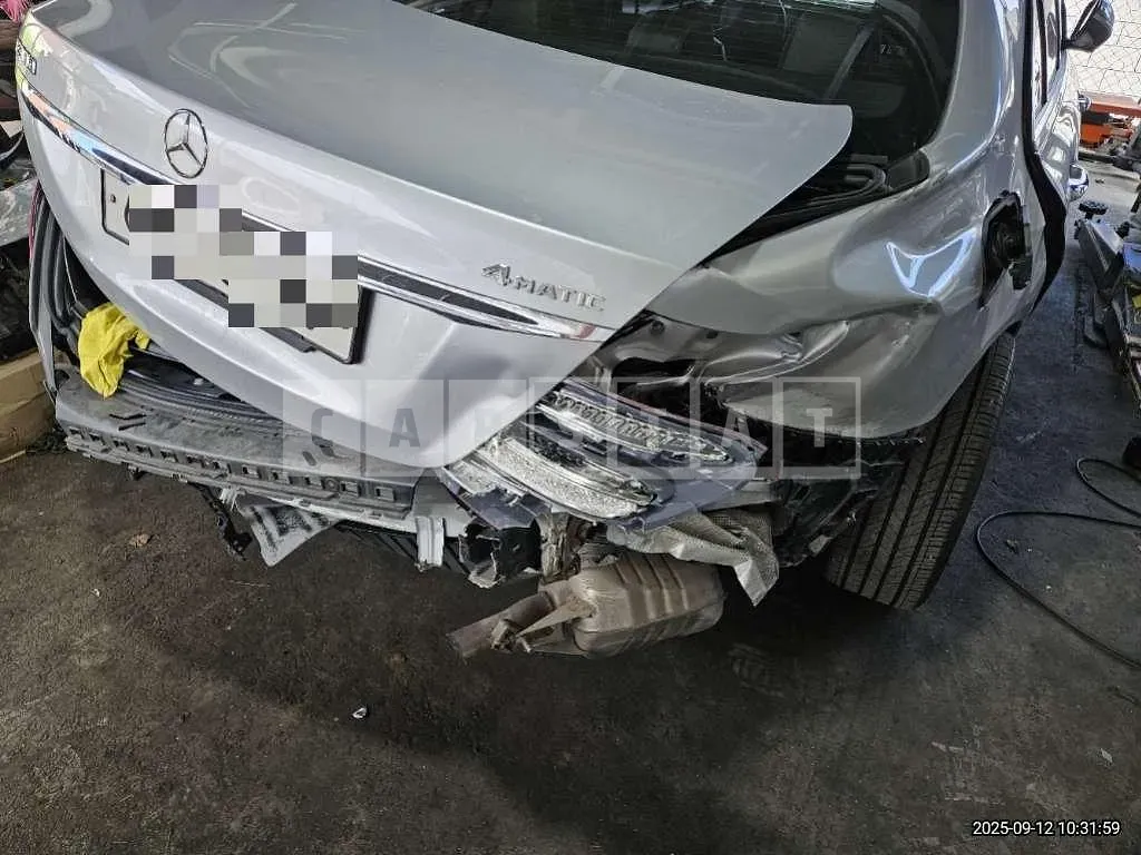 Photo 2 of 23: 2017 Mercedes-Benz E300 4Matic — Korean insurance auction