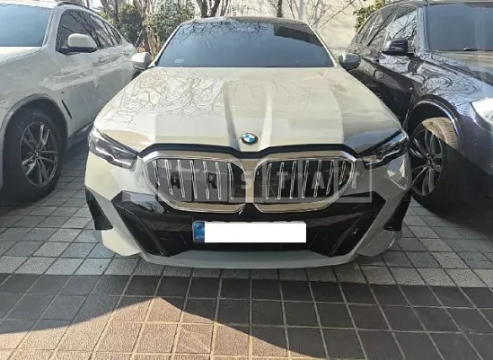 Photo 2 of 23: 2025 BMW 530i xDrive — Korean insurance auction