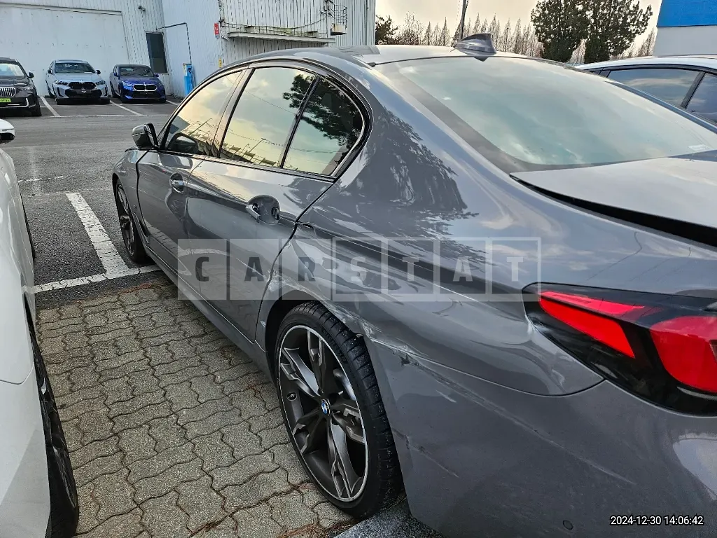 Photo 2 of 29: 2022 BMW M550i xDrive — Korean insurance auction