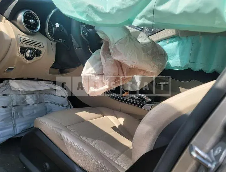 Photo 2 of 13: 2018 Mercedes-Benz C220 d — Korean insurance auction