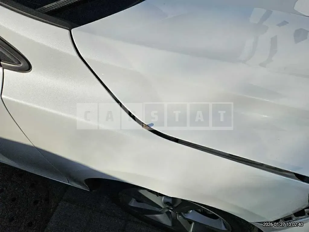 Photo 2 of 28: 2018 Volvo V40D3 — Korean insurance auction