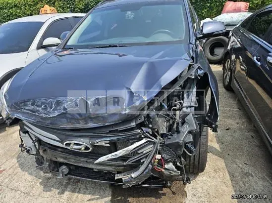Photo 2 of 29: 2017 Hyundai Santa Fe, VIN KMHSW81UDHU714339 — Korean insurance auction