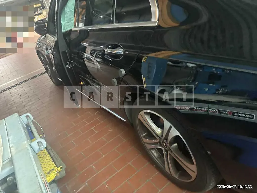 Photo 2 of 13: 2019 Mercedes-Benz E300 — Korean insurance auction