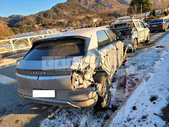 Photo 2 of 10: 2022 Hyundai IONIQ 5 — Korean insurance auction