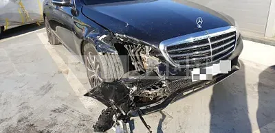 Photo 1 of 17: 2019 Mercedes-Benz E 300 e, VIN WDDZF5DB2KA673325 — Korean insurance auction