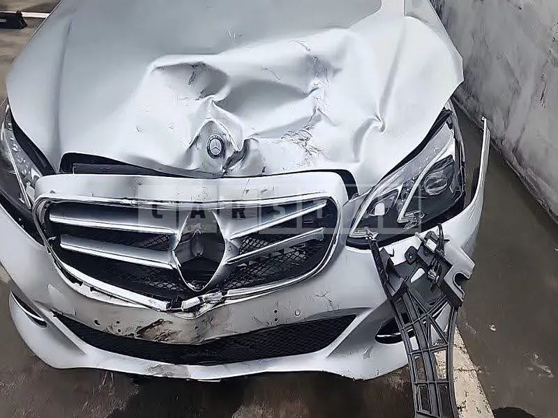 Photo 2 of 18: 2015 Mercedes-Benz E220 BlueTec, VIN WDDHF0AB3GB273228 — Korean insurance auction