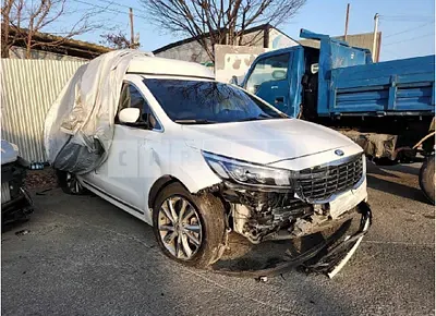 Photo 1 of 12: 2019 Kia Carnival, VIN KNAME81ABKS457467 — Korean insurance auction