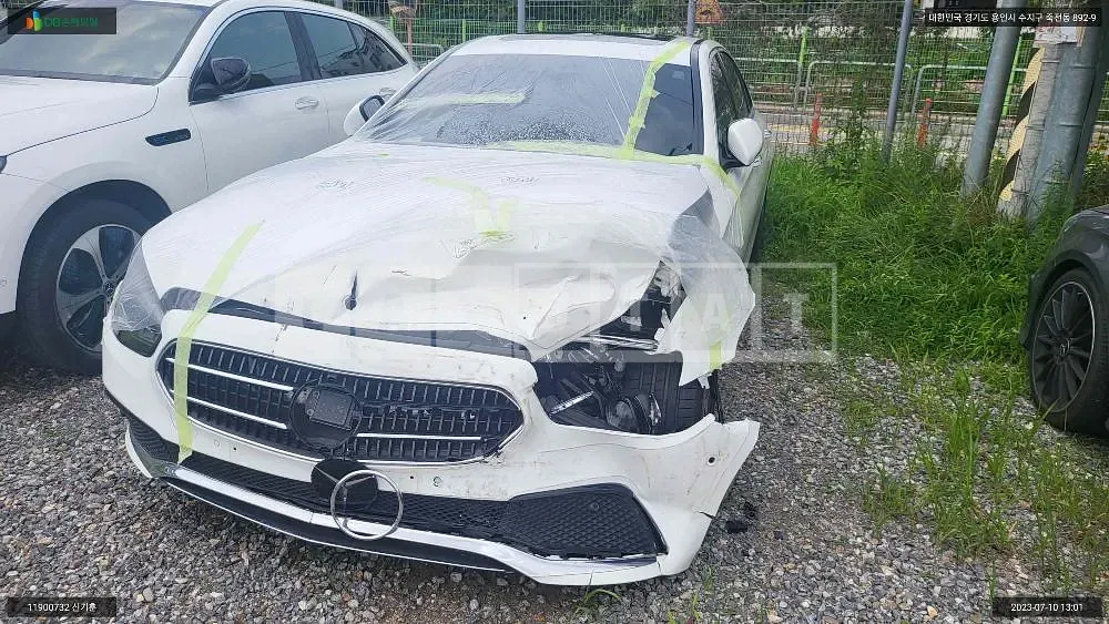 Photo 2 of 11: 2021 Mercedes-Benz E350 4Matic, VIN W1KZF8GBXNB008930 — Korean insurance auction