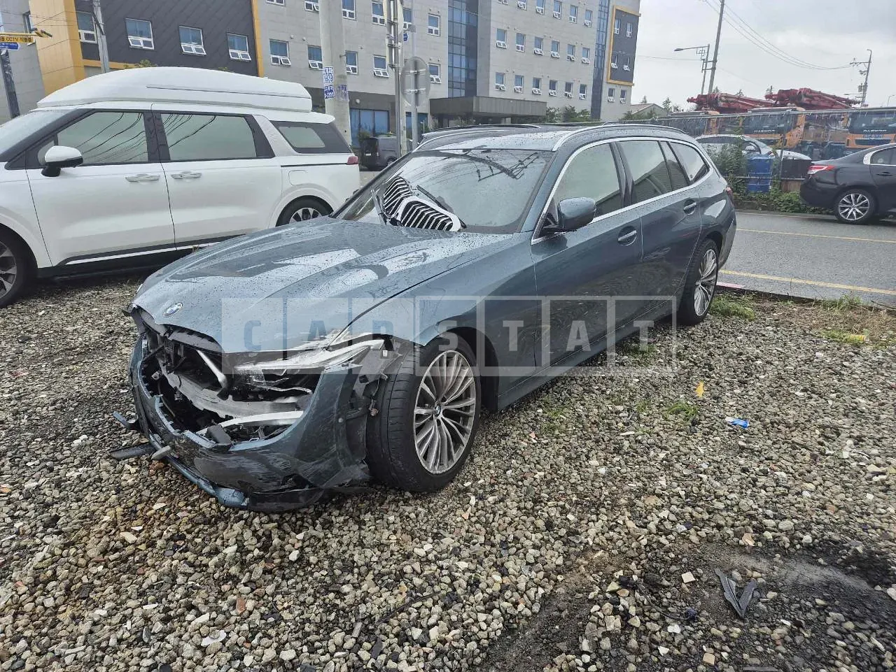 Photo 2 of 8: 2021 BMW 320i Touring, VIN WBA11ED00MFK81354 — Korean insurance auction