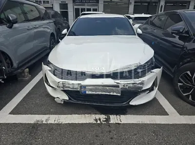 Photo 1 of 18: 2023 Kia K5 — Korean insurance auction