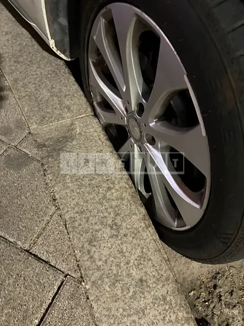 Photo 2 of 5: 2017 Mercedes-Benz E220 d — Korean insurance auction