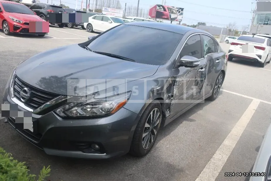 Photo 2 of 32: 2018 Nissan Altima 2.5 — Korean insurance auction