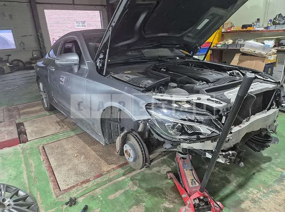 Photo 2 of 6: 2016 Mercedes-Benz C200 Coupe — Korean insurance auction