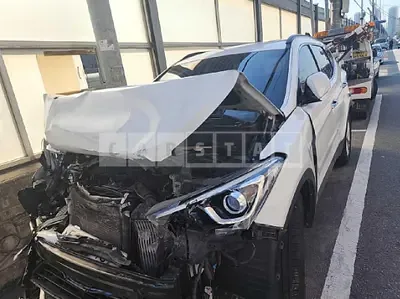 Photo 1 of 16: 2018 Hyundai Santa Fe, VIN KMHSW81UBJU843541 — Korean insurance auction