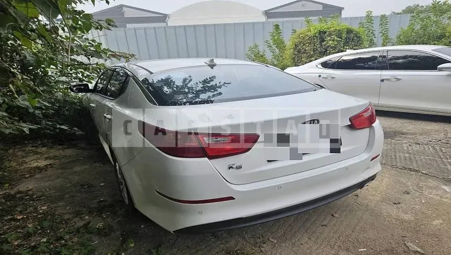 Photo 2 of 14: 2015 Kia K5 — Korean insurance auction