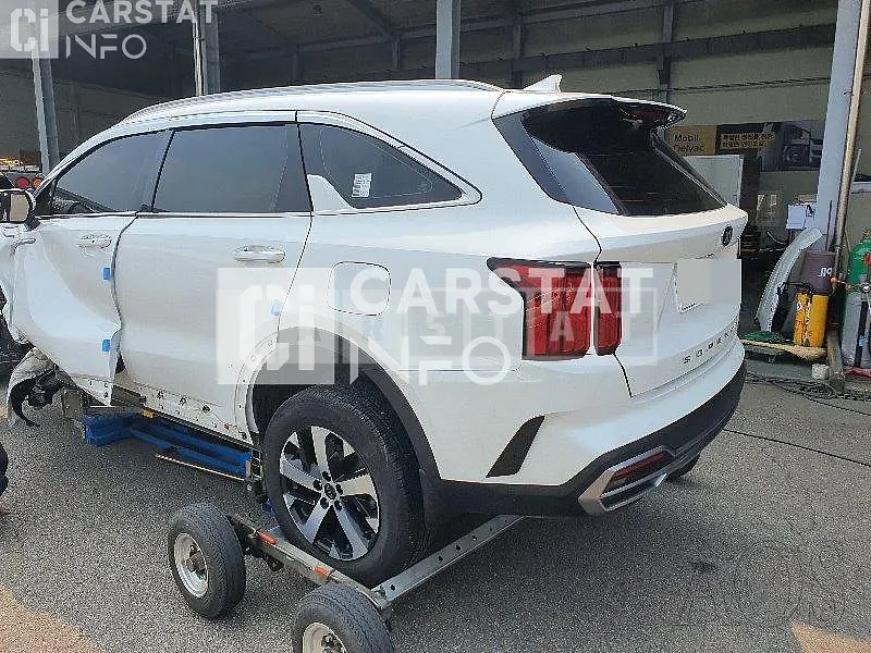 Photo 2 of 15: 2021 Kia Sorento 2.2 — Korean insurance auction
