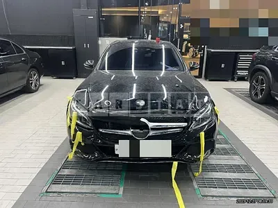 Photo 1 of 17: 2017 Mercedes-Benz C220 d — Korean insurance auction