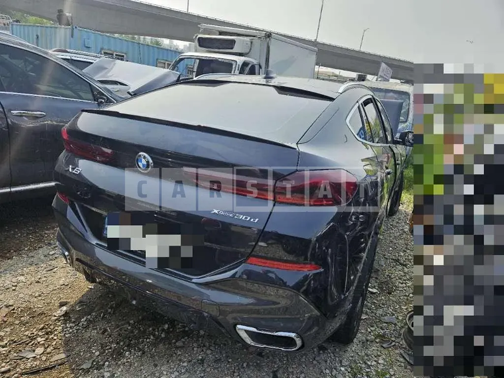Photo 2 of 33: 2022 BMW X6 xDrive30d — Korean insurance auction