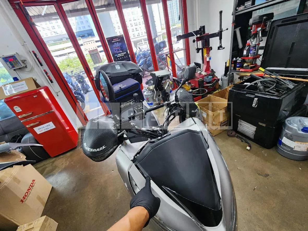 Photo 2 of 23: 2018 Honda (Two-Wheel) WW125 — Korean insurance auction