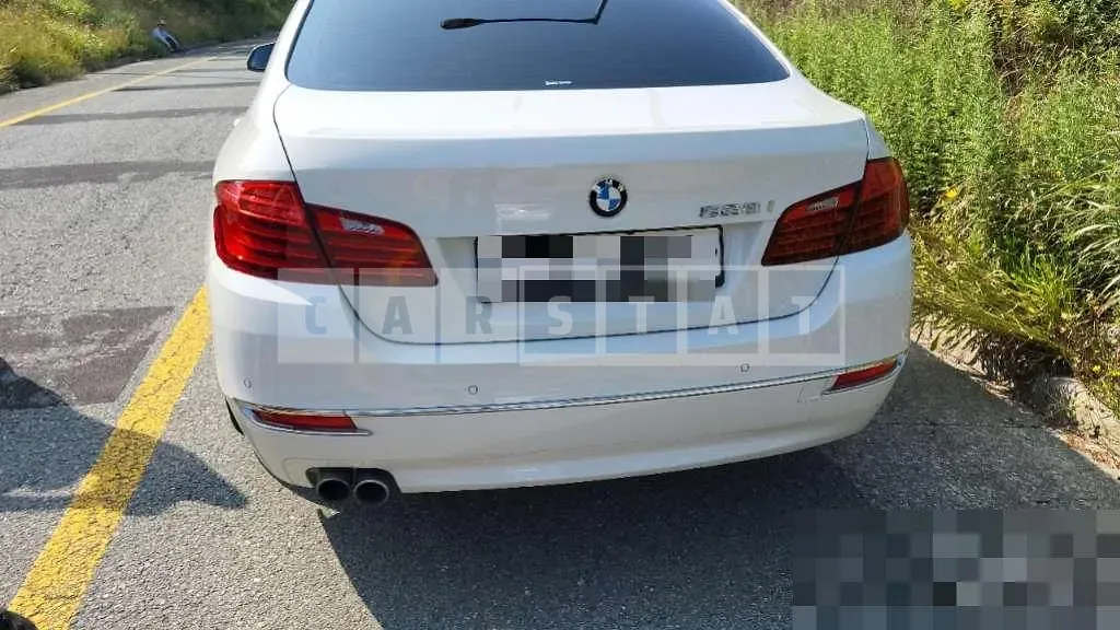 Photo 2 of 8: 2015 BMW 528i — Korean insurance auction