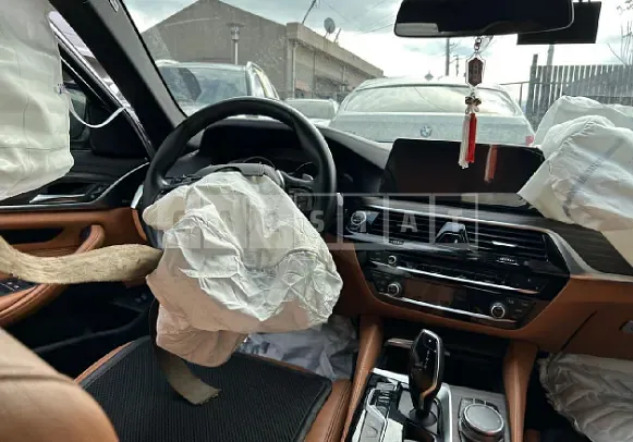 Photo 2 of 13: 2017 BMW 520d, VIN WBAJC3101HG991253 — Korean insurance auction