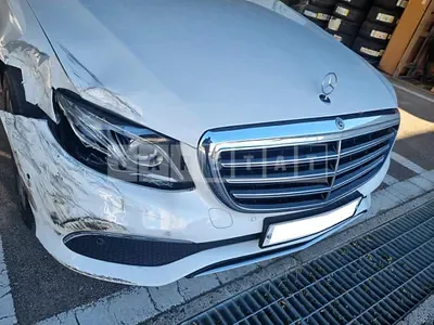 Photo 1 of 24: 2020 Mercedes-Benz E220d 4Matic, VIN W1KZF0FB6LA824765 — Korean insurance auction