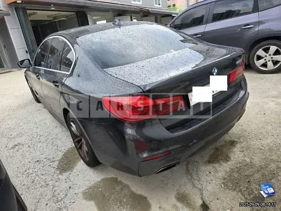 Photo 2 of 13: 2020 BMW 520i M Sport Package — Korean insurance auction
