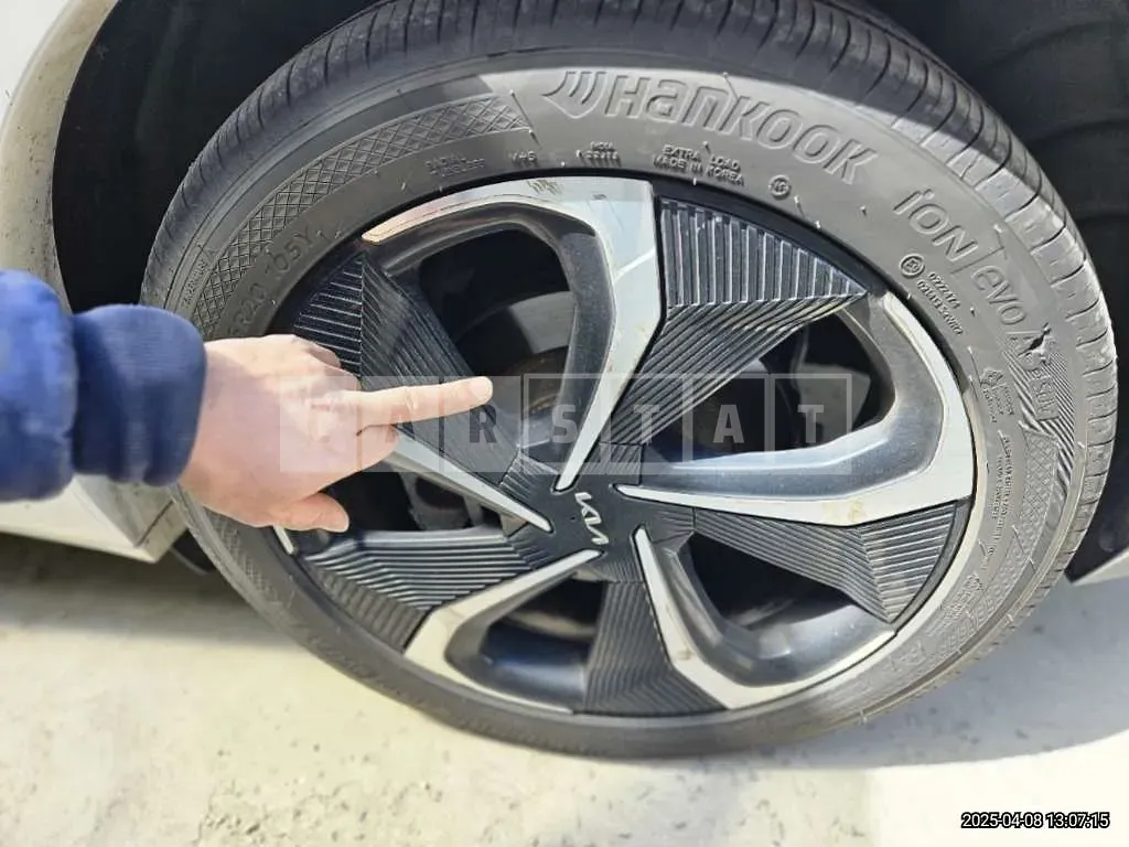 Photo 2 of 2: 2022 Kia (parts) EV6 Long Range Wheels — Korean insurance auction