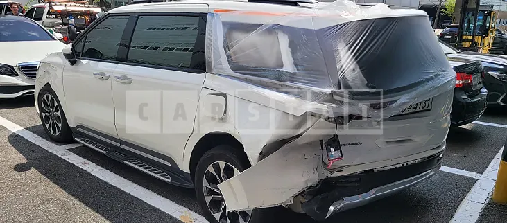 Photo 2 of 29: 2021 Kia Carnival, VIN KNANC81BBMS078559 — Korean insurance auction