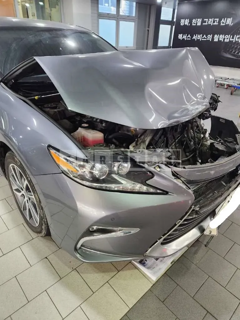 Photo 2 of 5: 2017 Lexus ES300h, VIN JTHBW1GG5H2137207 — Korean insurance auction