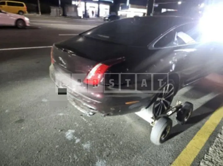 Photo 2 of 16: 2018 Jaguar XJ 3.0d — Korean insurance auction