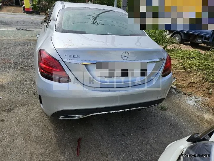 Photo 2 of 15: 2021 Mercedes-Benz C200 — Korean insurance auction