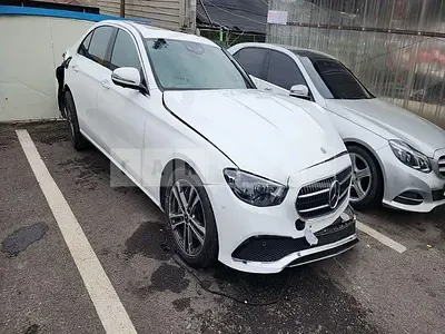 Photo 1 of 22: 2021 Mercedes-Benz E350 4Matic — Korean insurance auction