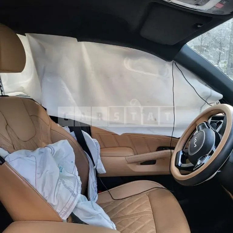 Photo 2 of 20: 2023 Kia Sorento, VIN KNARM81GBPA221801 — Korean insurance auction
