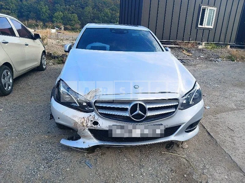 Photo 2 of 12: 2015 Mercedes-Benz E250 BlueTec 4Matic — Korean insurance auction
