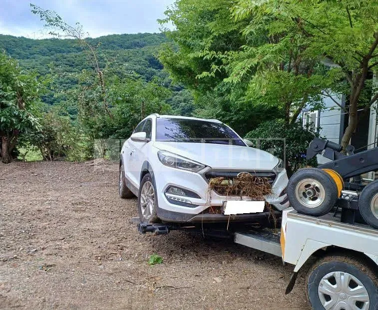 Photo 2 of 13: 2015 Hyundai Tucson, VIN KMHJ381ABGU106061 — Korean insurance auction