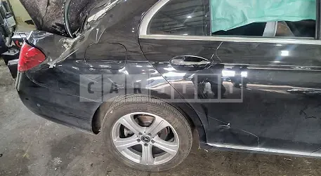 Photo 2 of 14: 2018 Mercedes-Benz E220d 4Matic, VIN WDDZF0FB5JA461839 — Korean insurance auction