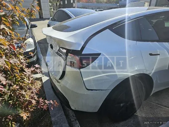 Photo 2 of 13: 2024 Tesla Model Y RWD, VIN LRWYGCFS1RC562457 — Korean insurance auction