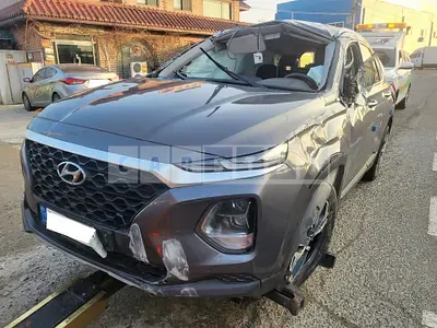 Photo 1 of 20: 2019 Hyundai Santa Fe, VIN KMHS281BBKU176211 — Korean insurance auction