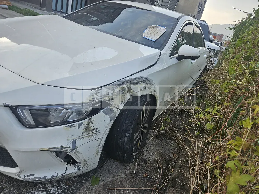 Photo 2 of 7: 2022 Mercedes-Benz A220 Sedan — Korean insurance auction