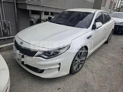 Photo 1 of 6: 2018 Kia K5 — Korean insurance auction