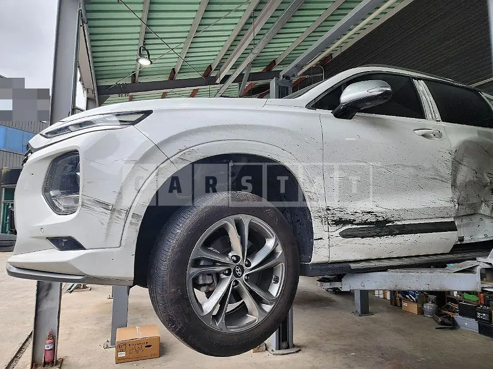 Photo 2 of 22: 2019 Hyundai Santa Fe 2.2 (4WD) — Korean insurance auction