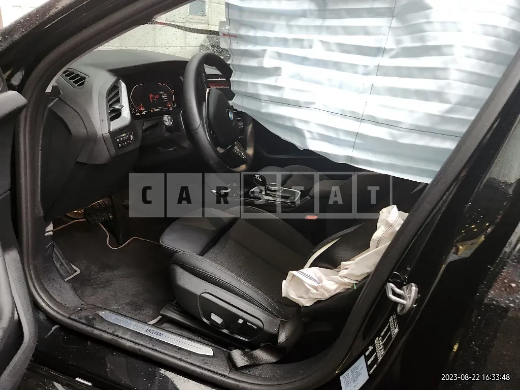 Photo 2 of 7: 2023 BMW 120i — Korean insurance auction