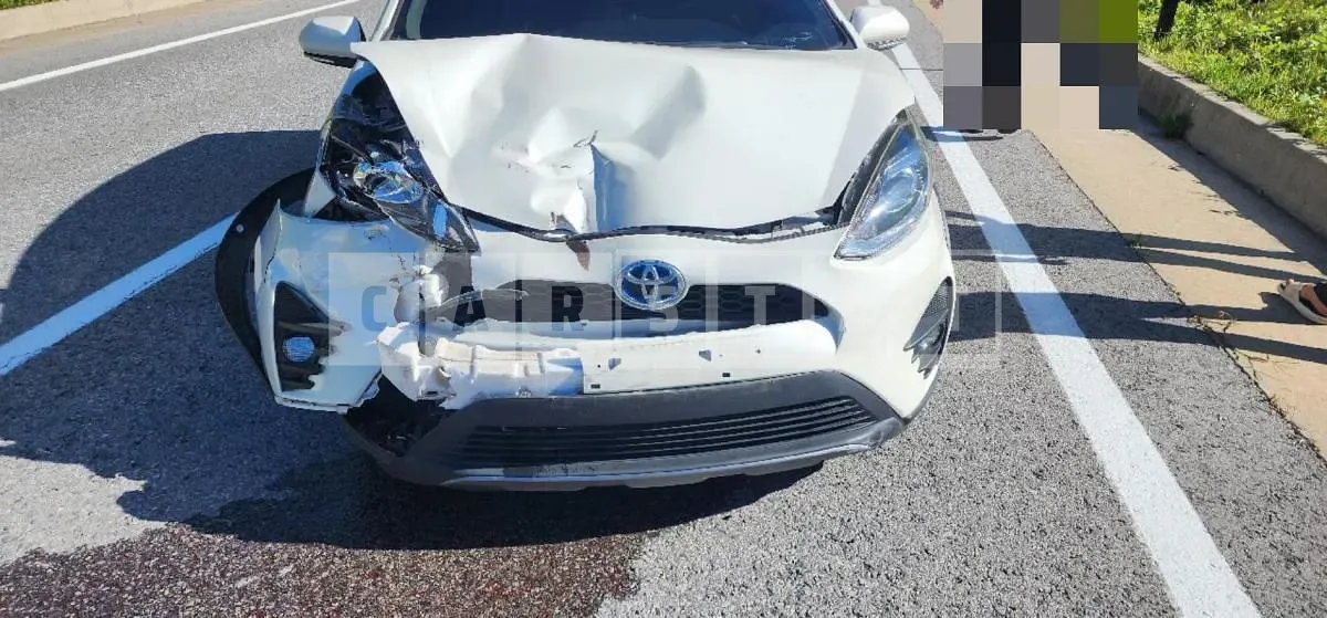 Photo 2 of 2: 2020 Toyota Prius C — Korean insurance auction