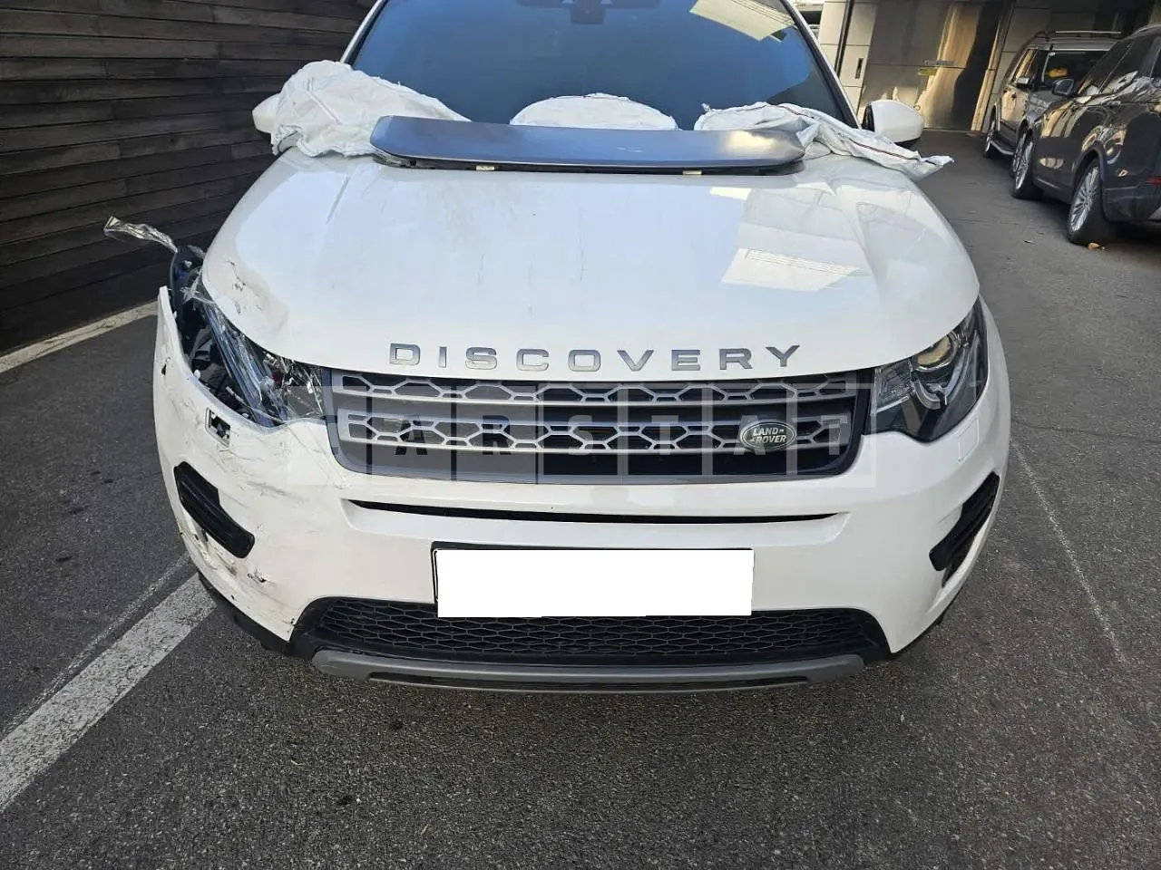 Photo 2 of 33: 2018 Land Rover Discovery Sports, VIN SALCA2BNXJH775786 — Korean insurance auction