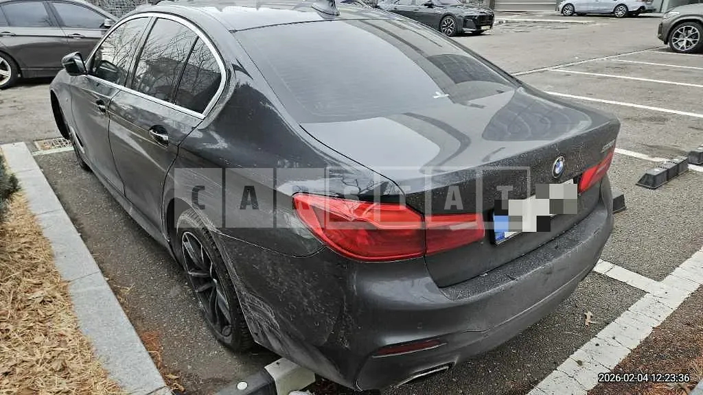 Photo 2 of 25: 2020 BMW 520i M Sport Package — Korean insurance auction